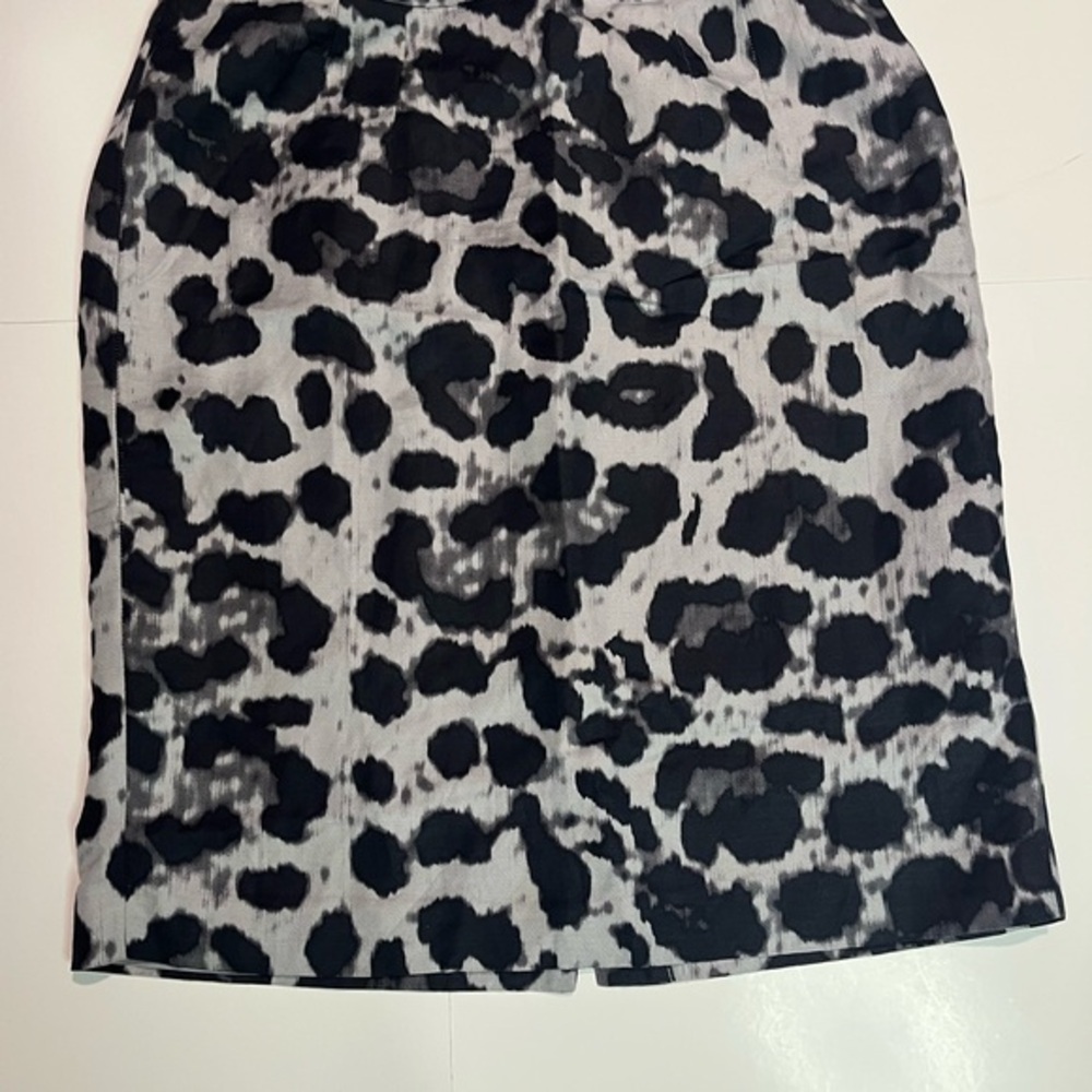 Banana Republic Monochrome Animal Print Pencil Skirt - Picture 2 of 8